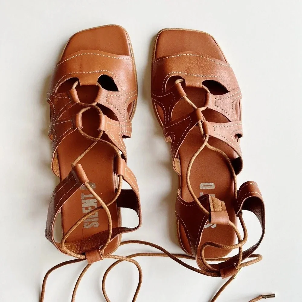 NWT Anthropologie.  BROWN  Silent D Gladiator Satelli Tie-Up Sandals  39